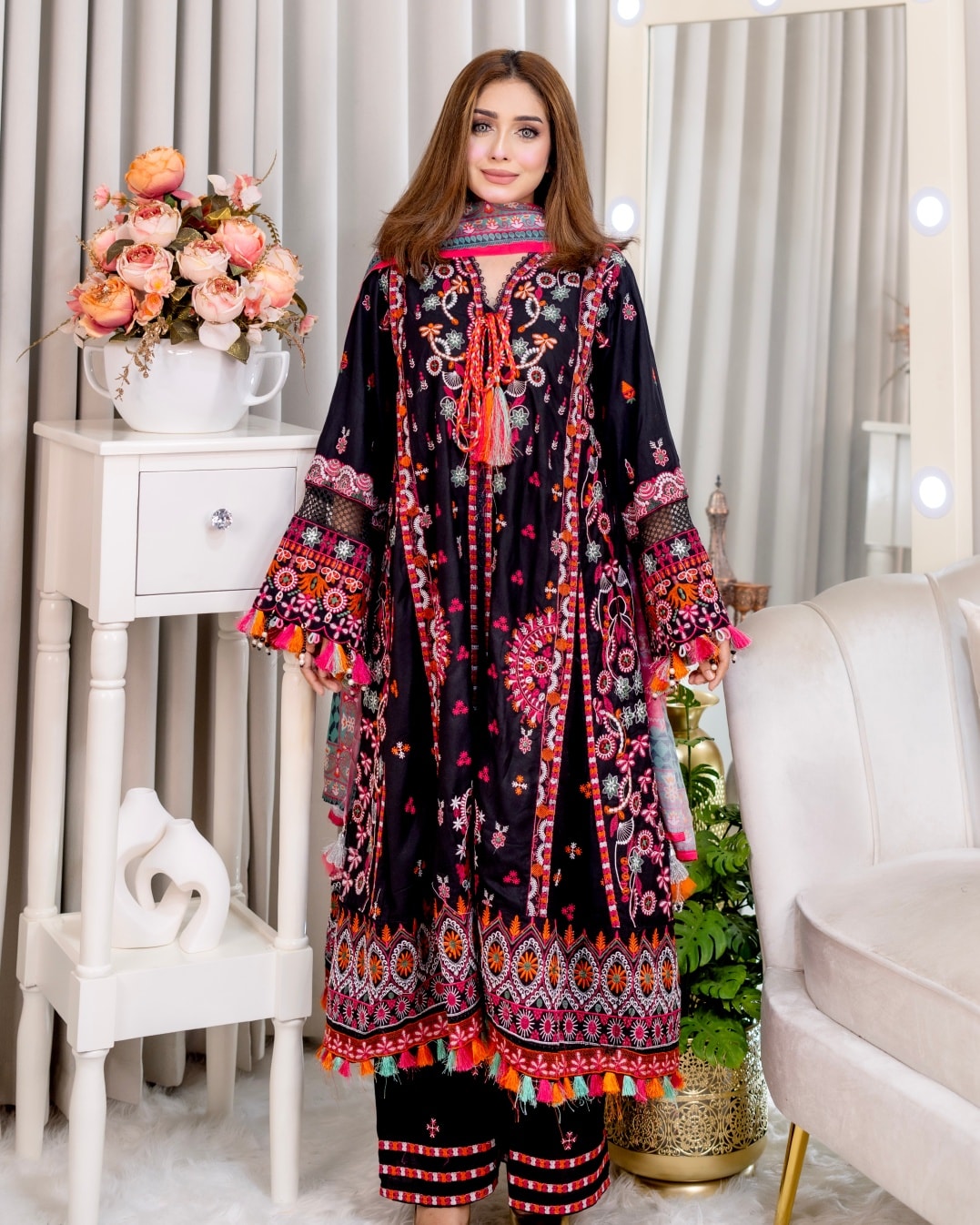 Gorgeous Embroidery with Three Pieces B155