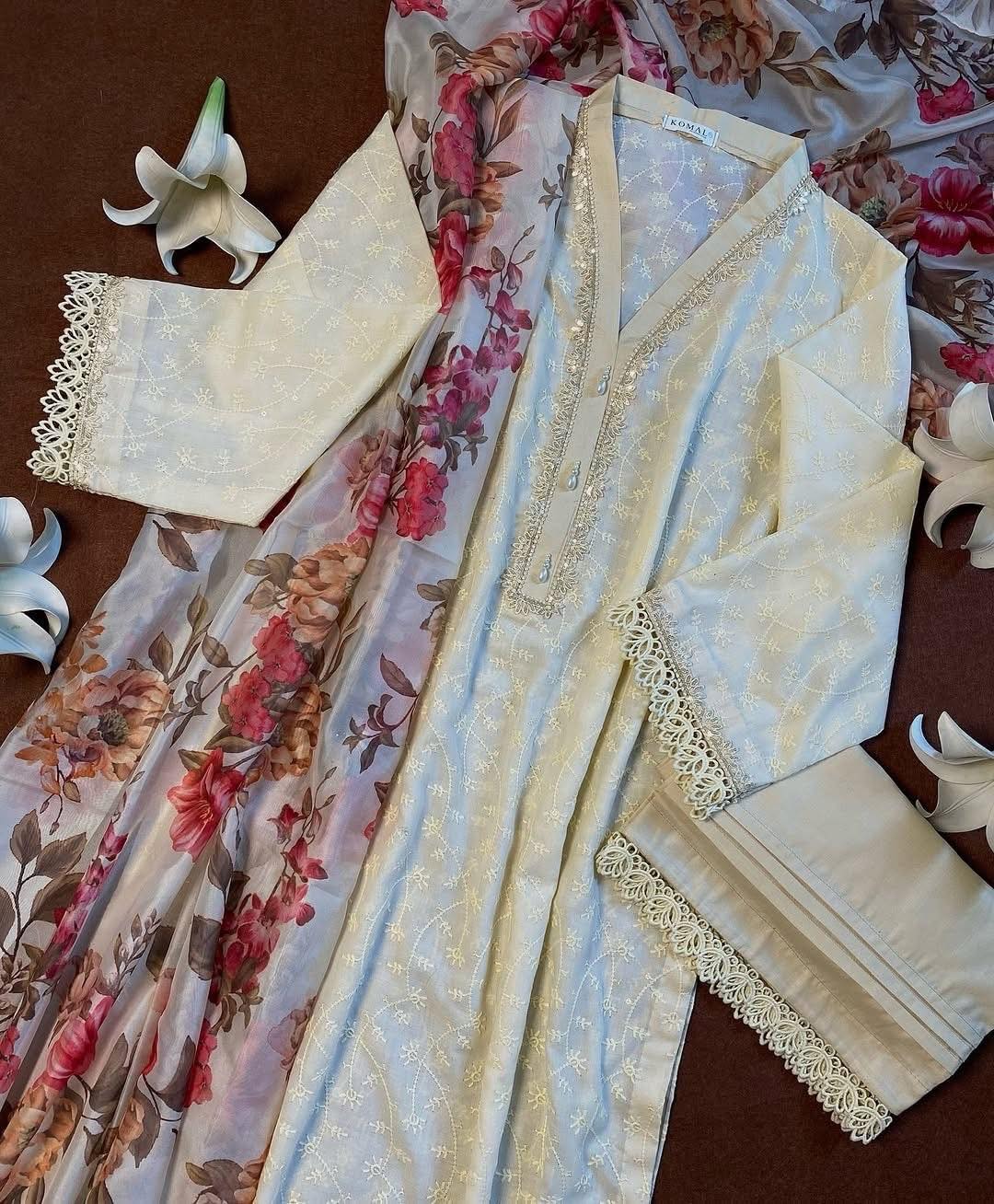 Festive Elegance in Classic Craftsmanship Three Pieces By Damini M270